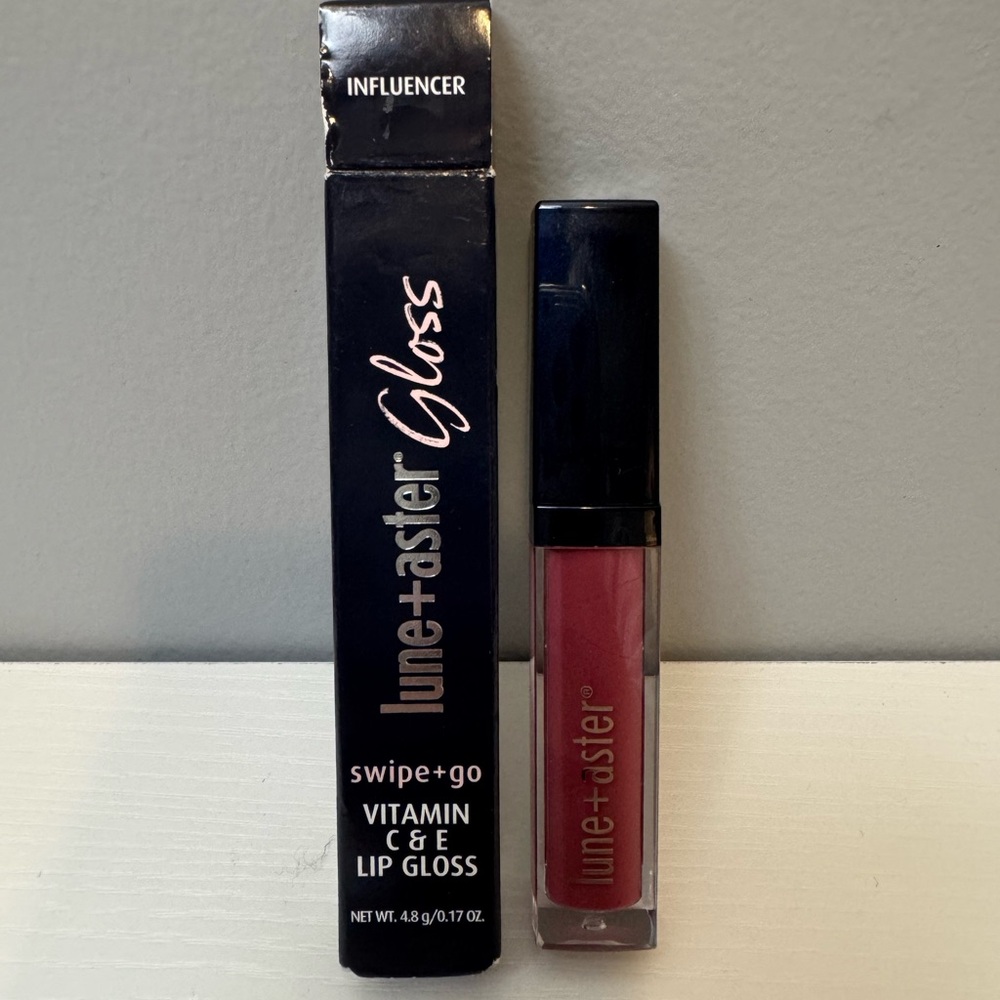 lune+aster swipe+go gloss Vitamin C & E Lip Gloss
